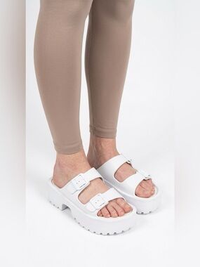 REFUGE WHITE PLATFORM SANDALS SLIDES BUCKLE CHUNKY WOMENS 10
